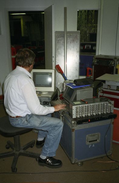1999_003
